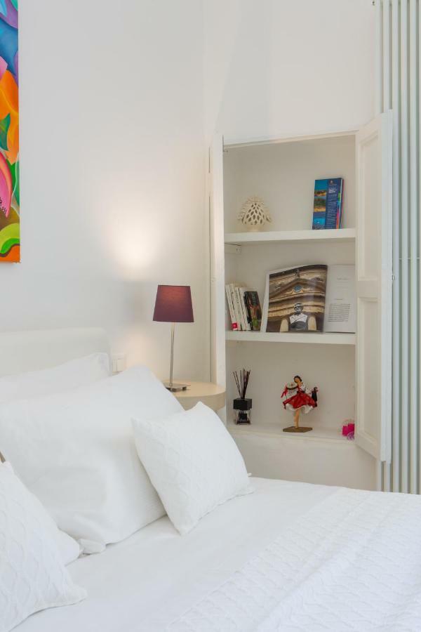 La Finestra Sul Convitto B&B Lecce Dış mekan fotoğraf