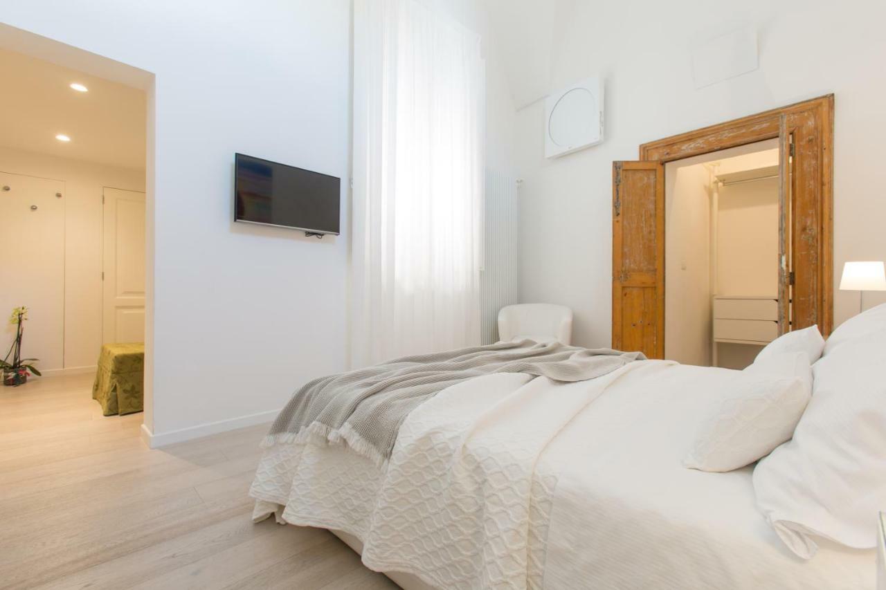 La Finestra Sul Convitto B&B Lecce Dış mekan fotoğraf